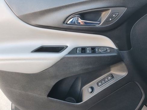 Used 2020 Chevrolet Equinox Premier image 25