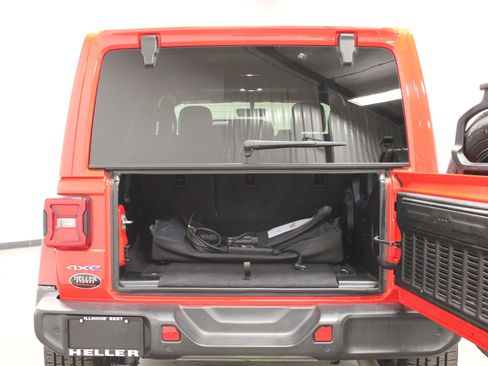 Used 2021 Jeep Wrangler Unlimited Sahara w/ Cold Weather Group image 14