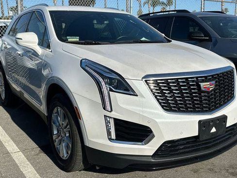 Certified 2025 Cadillac XT5 Luxury FWD image 2