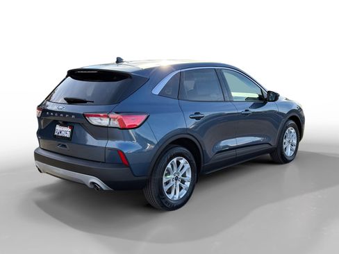 Used 2020 Ford Escape SE image 5