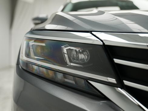 Used 2022 Volkswagen Passat 2.0T SE image 14