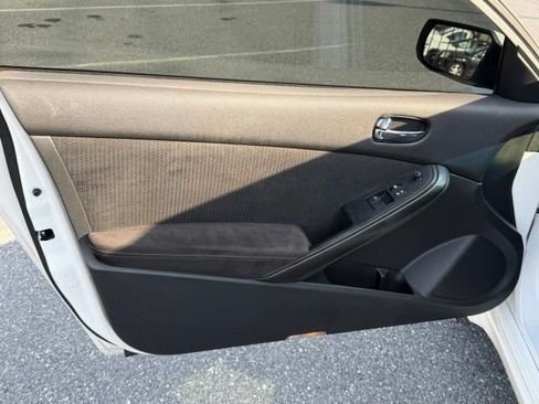 Used 2012 Nissan Altima 2.5 S FWD image 24