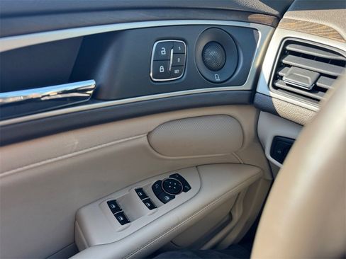 Used 2018 Lincoln MKZ Reserve w/ Climate Package image 27