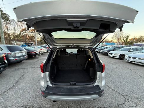 Used 2019 Ford Escape SE FWD image 15