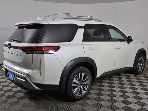 Used 2023 Nissan Pathfinder SL image 11