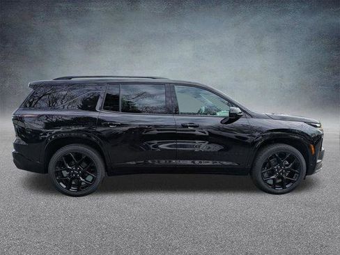 New 2026 Chevrolet Traverse RS w/ LPO, Floor Liner Package image 3