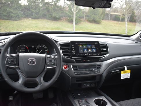 New 2025 Honda Ridgeline Sport image 15
