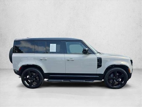 Used 2026 Land Rover Defender 110 X-Dynamic SE AWD/4WD image 4