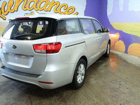 Used 2018 Kia Sedona L image 7