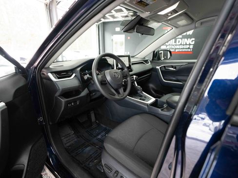 Used 2025 Toyota RAV4 XLE image 8