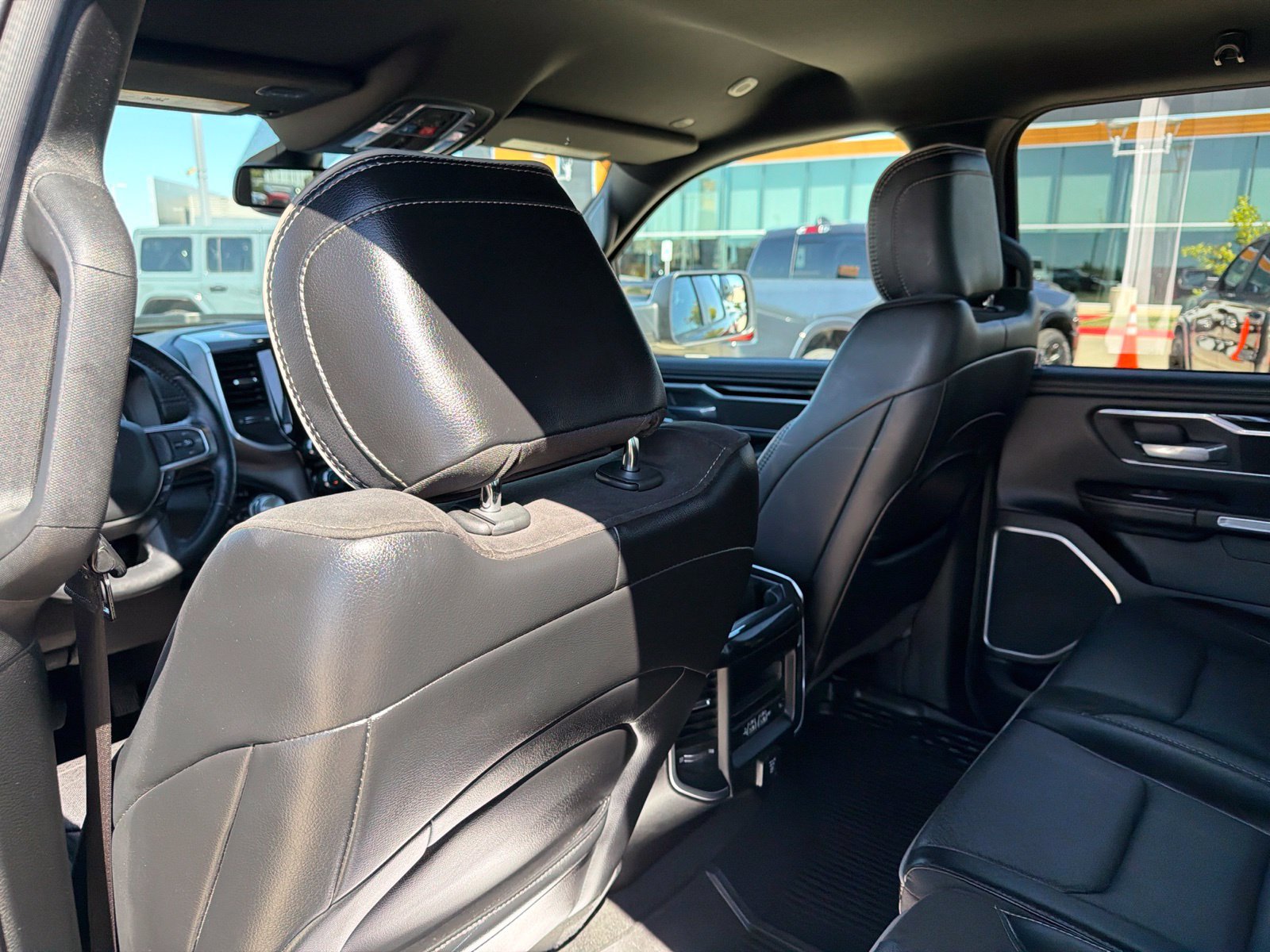 Used 2020 RAM 1500 Laramie AWD/4WD image 16