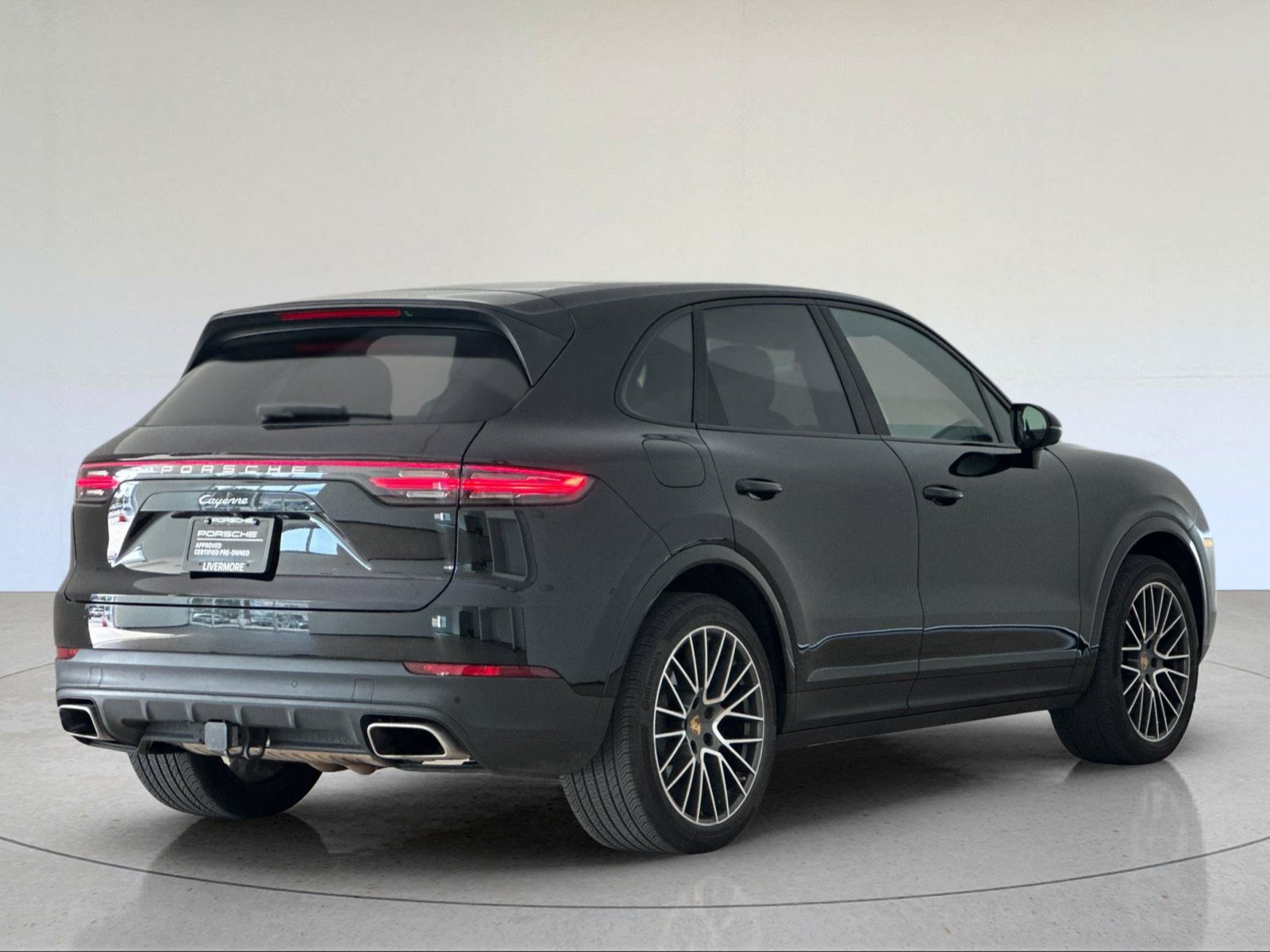 Certified 2023 Porsche Cayenne AWD/4WD image 3