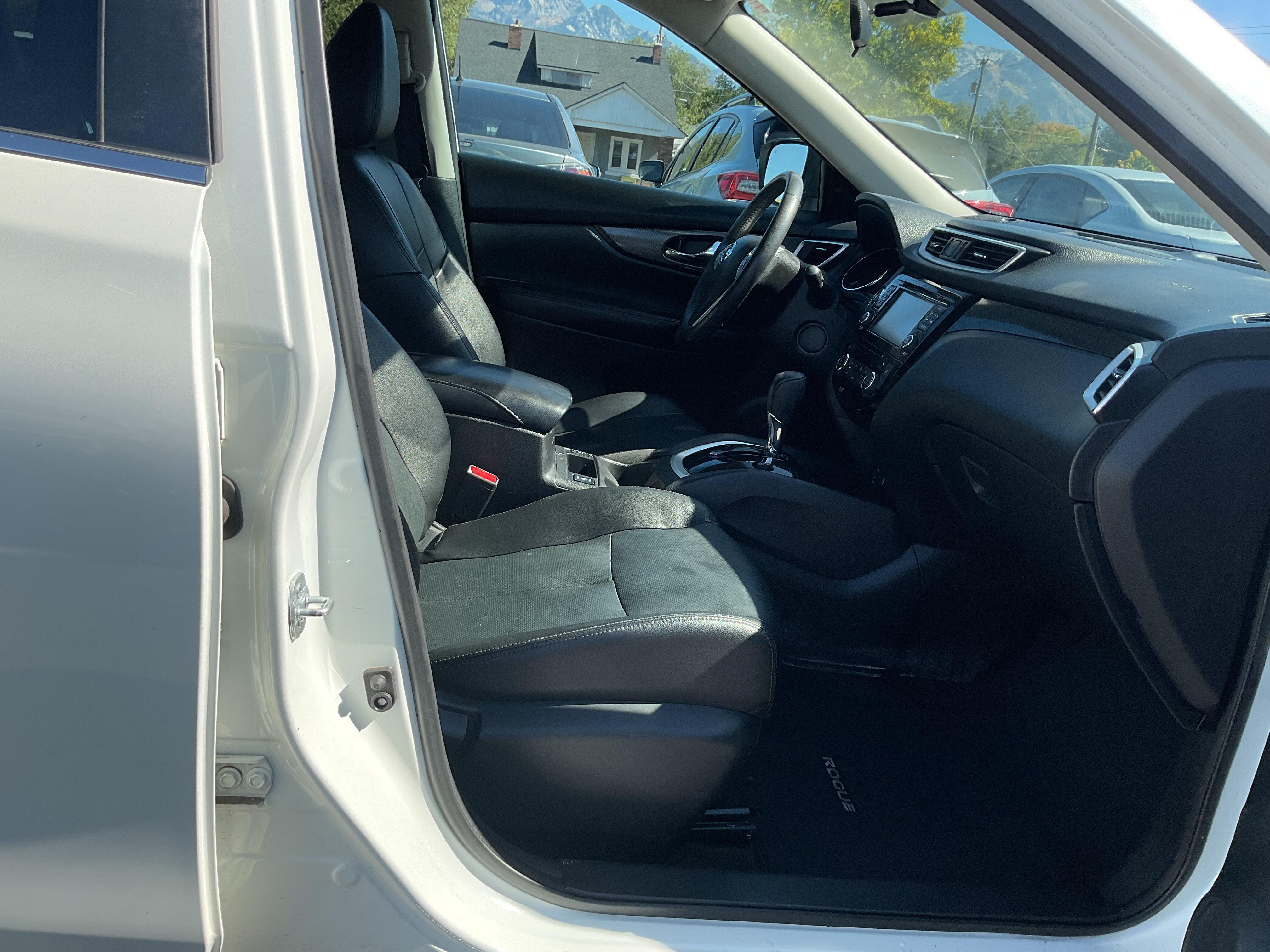 Used 2016 Nissan Rogue SL w/ SL Premium Package AWD/4WD image 21