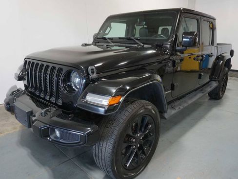 Used 2023 Jeep Gladiator Overland image 1