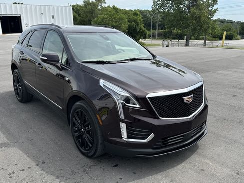 Used 2021 Cadillac XT5 Sportv w/ Platinum Package AWD/4WD image 2