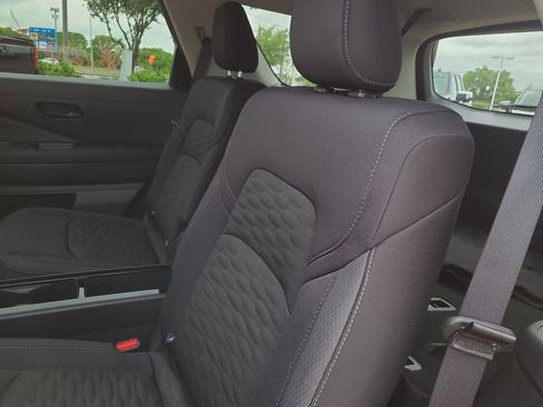 Certified 2025 Nissan Pathfinder SV w/ SV Premium Package FWD image 10