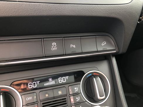 Used 2018 Audi Q3 2.0T Premium AWD/4WD image 16