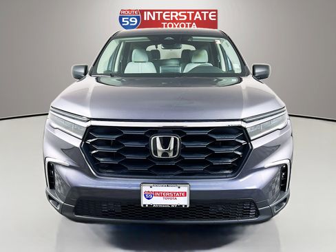 Used 2023 Honda Pilot LX image 2