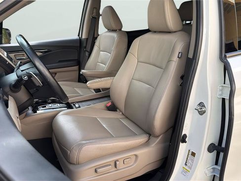 Used 2016 Honda Pilot Touring image 12