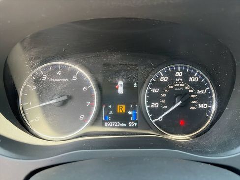 Used 2020 Mitsubishi Outlander ES FWD image 25