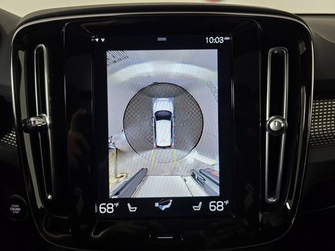 Used 2022 Volvo XC40 T5 R-Design w/ Advanced Package image 26