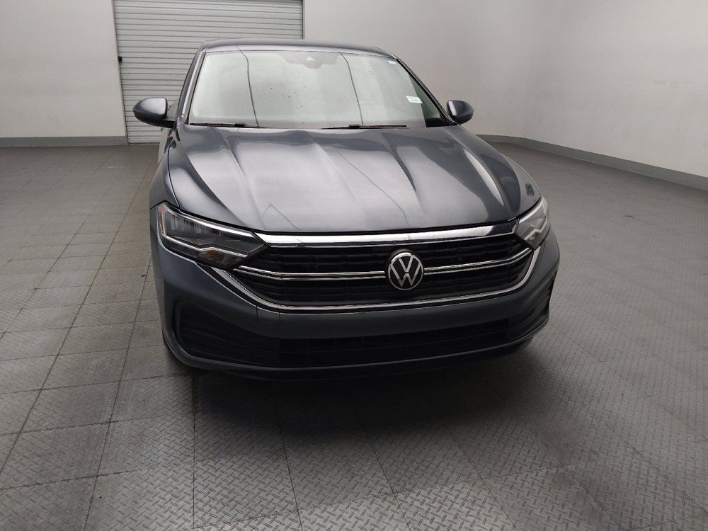 Used 2024 Volkswagen Jetta SE FWD image 14