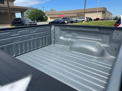 Used 2021 Toyota Tundra SR5 AWD/4WD image 7
