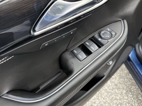 Used 2023 Buick Envision Essence image 14