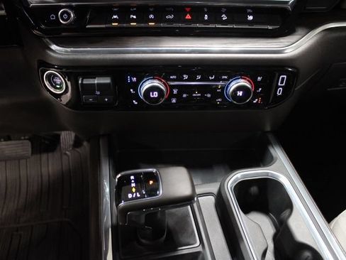 Used 2024 GMC Sierra 1500 SLT w/ SLT Premium Plus Package AWD/4WD image 35