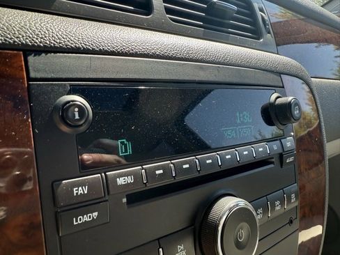 Used 2008 Chevrolet Avalanche LTZ w/ LTZ Preferred Equipment Group image 24