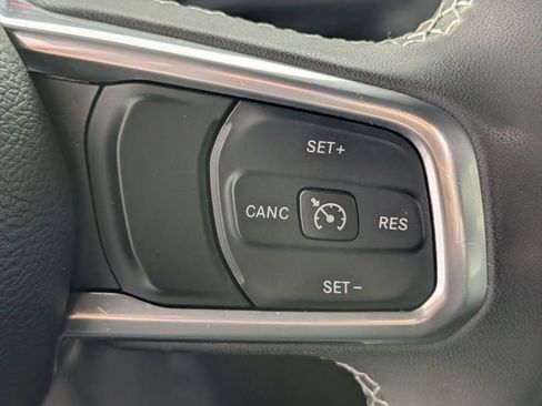 Certified 2023 Jeep Gladiator Overland image 15