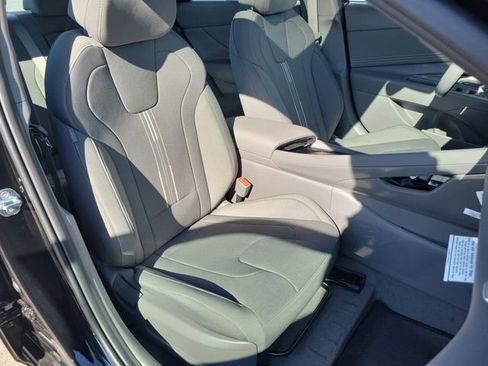New 2026 Hyundai Elantra SEL Sport Premium image 17