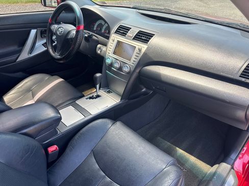 Used 2011 Toyota Camry SE w/ SE/XLE Extra-Value Pkg FWD image 30