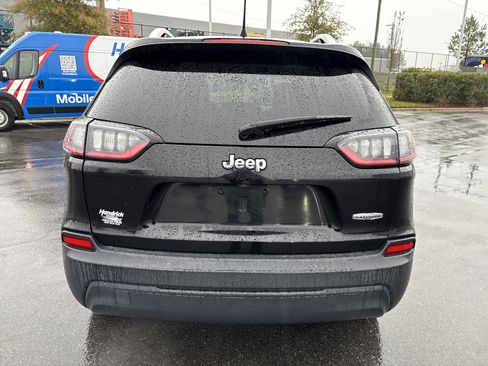 Used 2019 Jeep Cherokee Latitude w/ Popular Appearance Group image 8