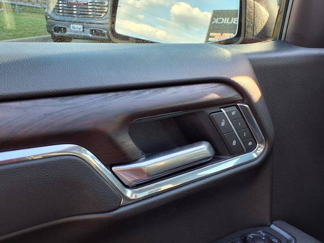 Used 2025 GMC Sierra 1500 SLT AWD/4WD image 16