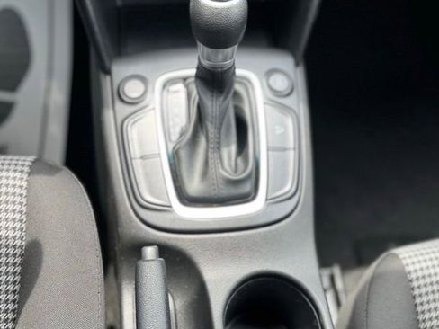 Used 2018 Hyundai Kona SE AWD/4WD image 16