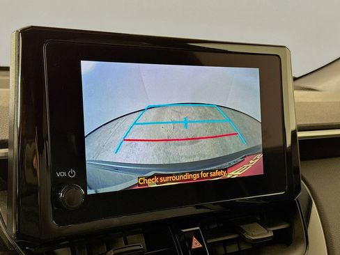 Used 2025 Toyota Corolla Cross AWD Hybrid w/ Moonroof Package image 18