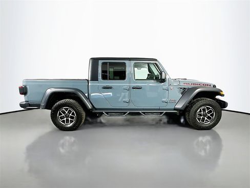 Used 2024 Jeep Gladiator Rubicon w/ Convenience Group image 7