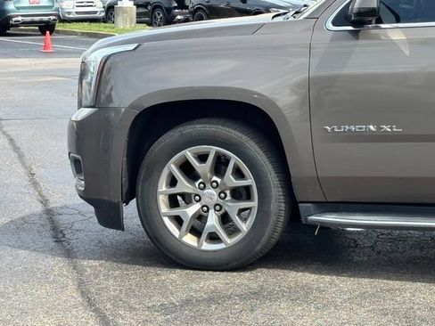Used 2016 GMC Yukon XL SLT w/ Open Road Package AWD/4WD image 7