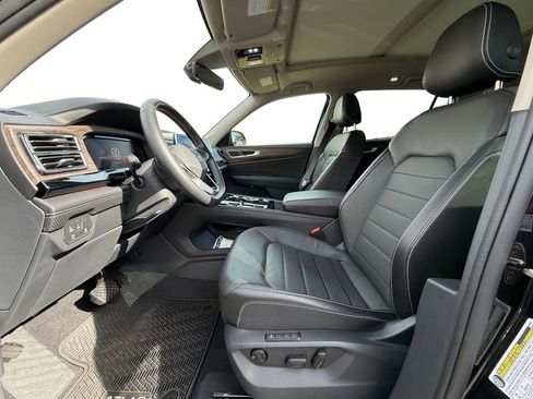 Used 2025 Volkswagen Atlas SEL image 9