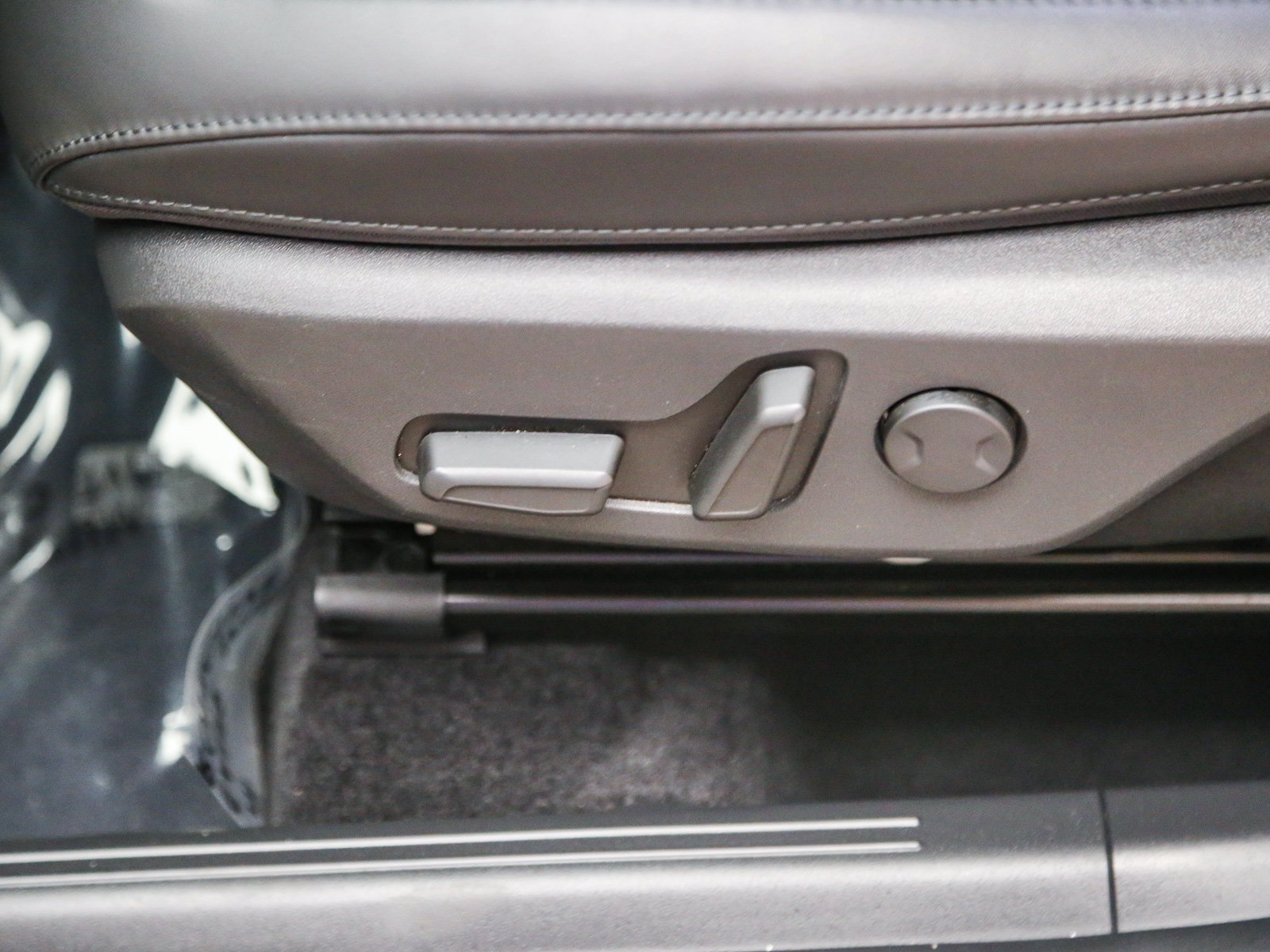 Used 2024 Kia Niro EX Touring FWD image 22