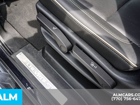 Used 2025 Chevrolet Suburban Premier AWD/4WD image 60