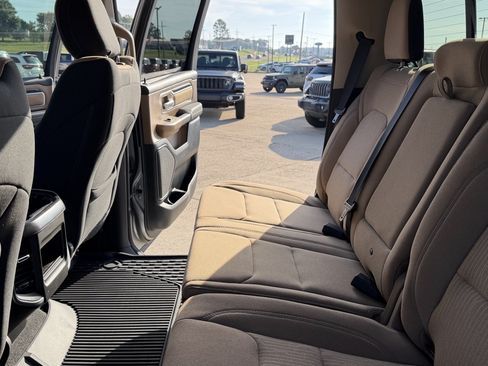 Used 2021 RAM 1500 Big Horn AWD/4WD image 37