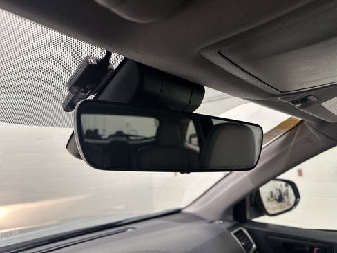 Used 2018 Toyota Highlander XLE image 27