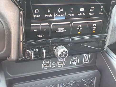 New 2026 RAM 1500 Laramie AWD/4WD image 32