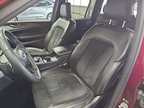 Used 2024 Jeep Grand Cherokee Altitude AWD/4WD image 15