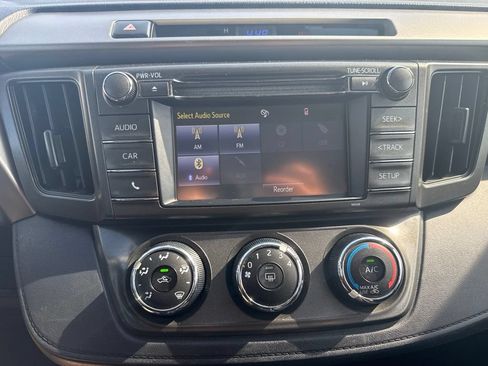 Used 2014 Toyota RAV4 LE FWD image 13