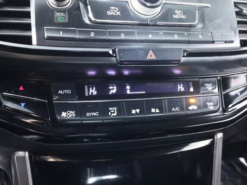 Used 2016 Honda Accord Sport image 21