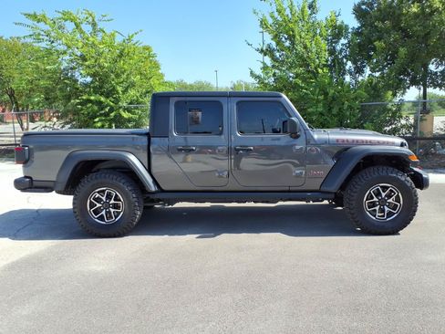 Used 2025 Jeep Gladiator Rubicon w/ Safety Group AWD/4WD image 2