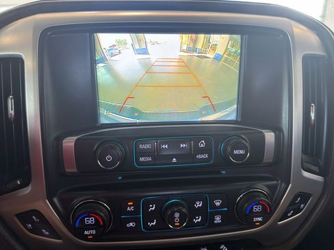 Used 2017 GMC Sierra 1500 SLT AWD/4WD image 18